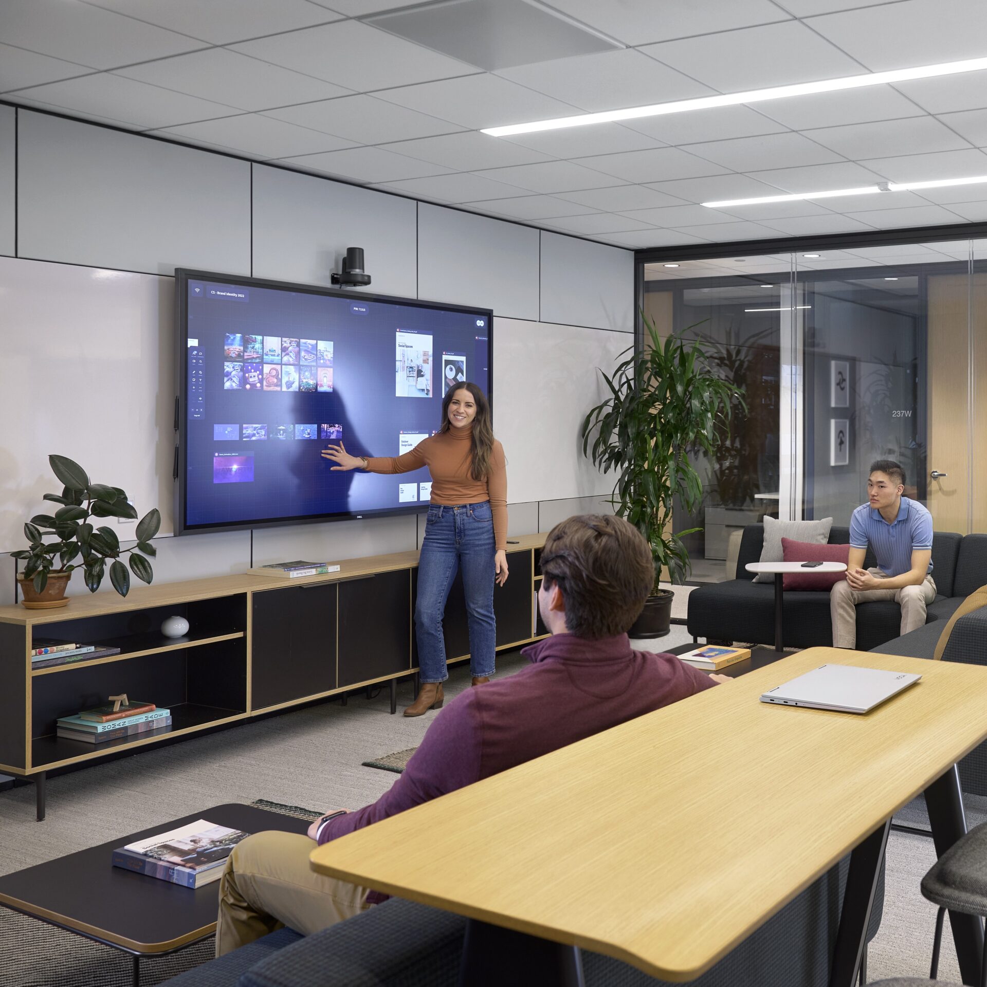 HW23_2WConfRooms_239W_02